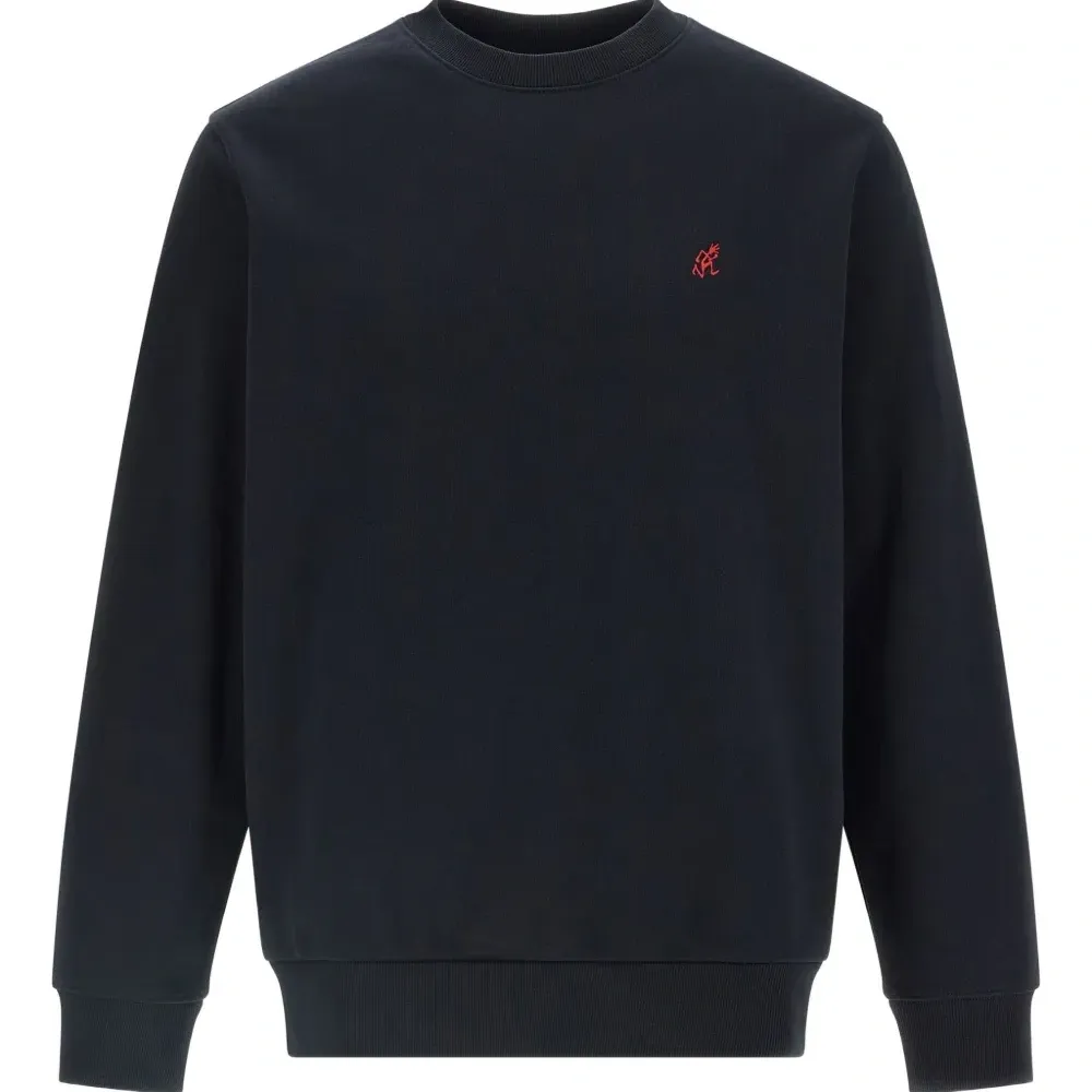 Свитшот с вышитым логотипом и круглым вырезом