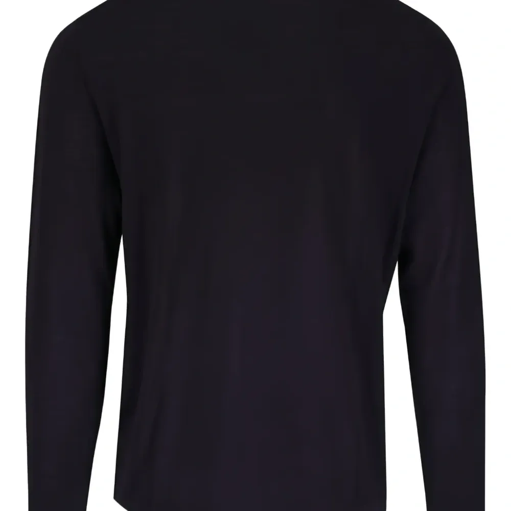 Тонко вязаная футболка с длинными рукавами