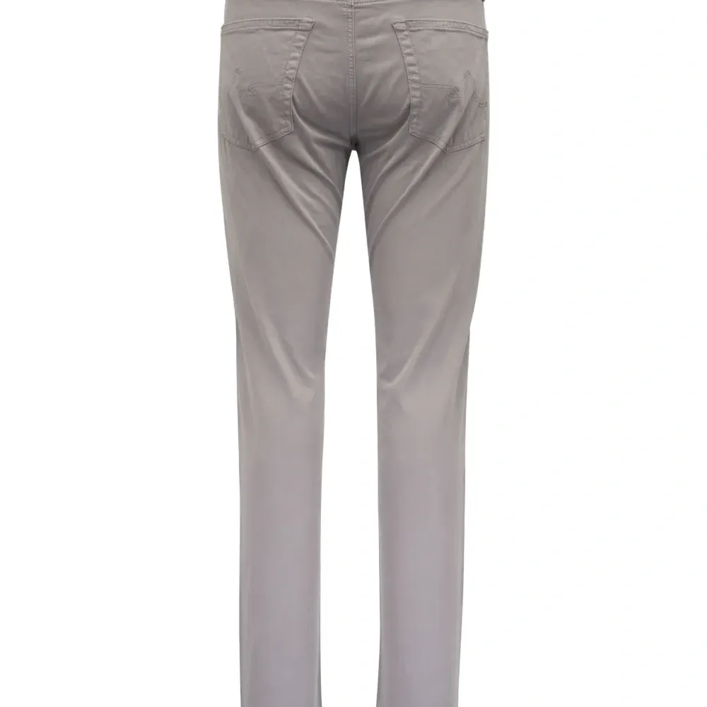 Брюки на молнии