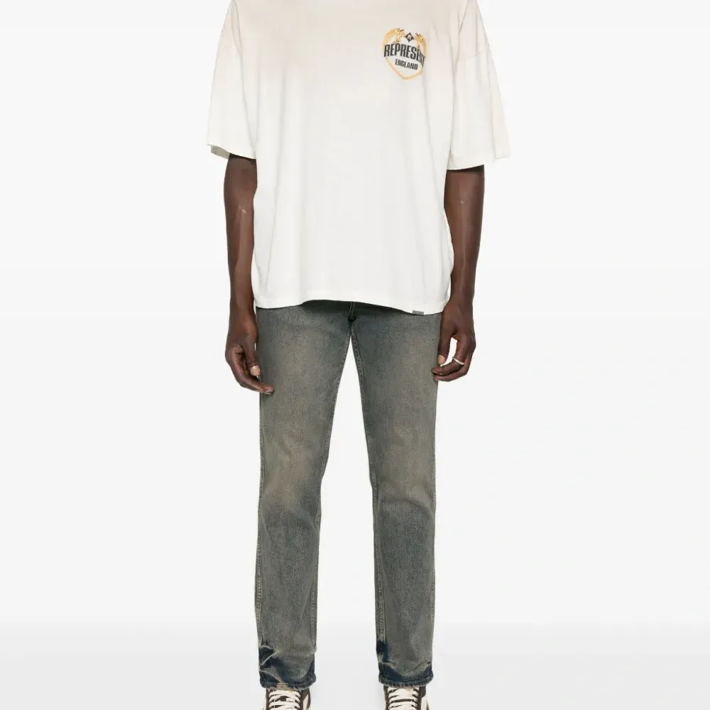 Футболка с графичным принтом