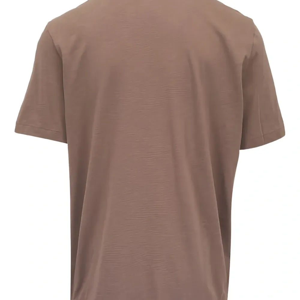 Футболка с нагрудным карманом