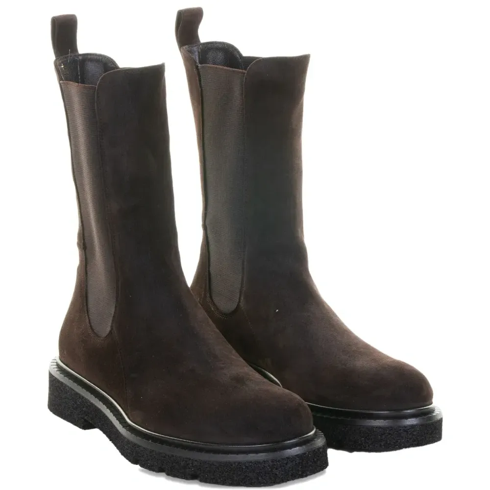 Замшевые ботинки челси с эластичными вставками