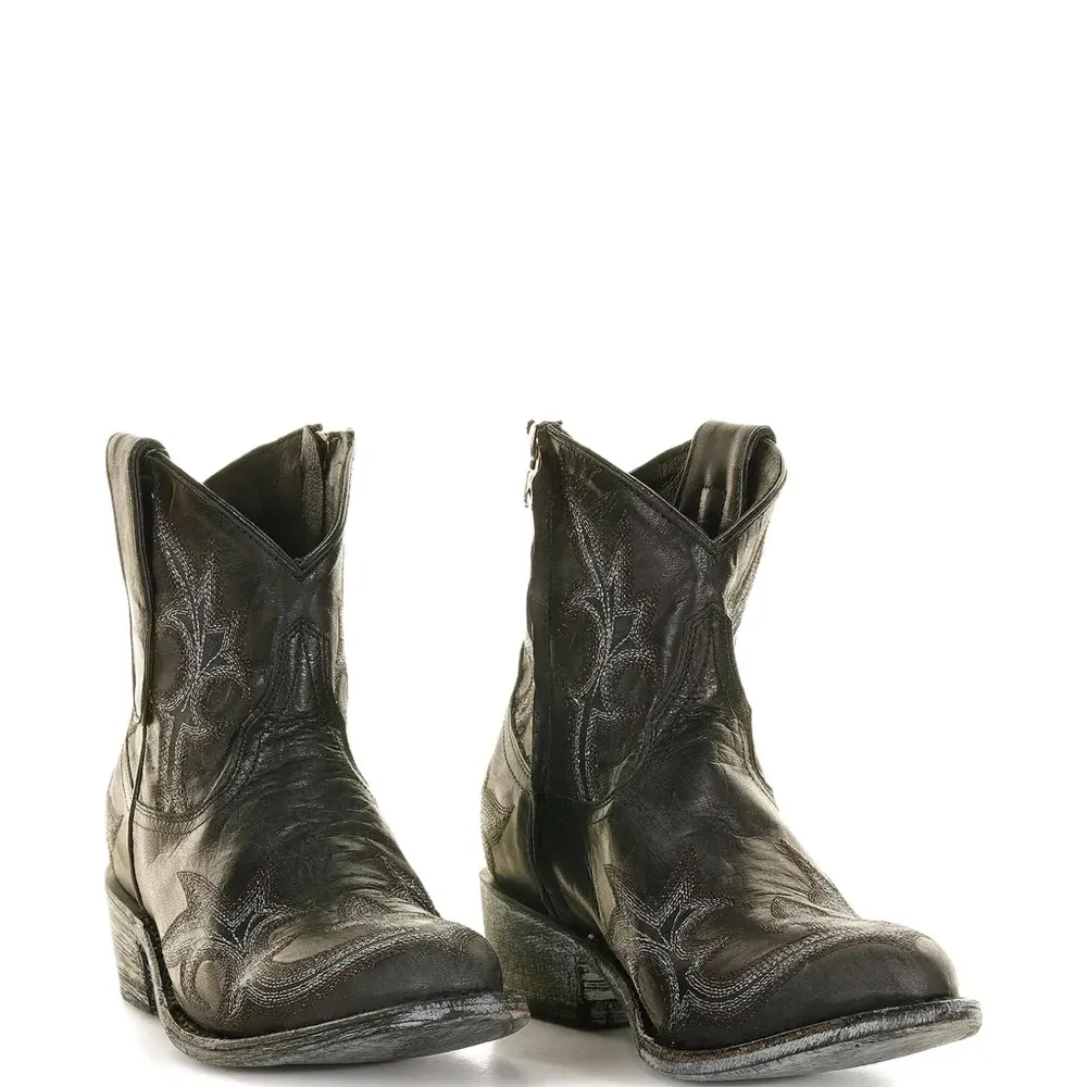 Кожаные ковбойские сапоги с вышивкой, каблук 40 мм