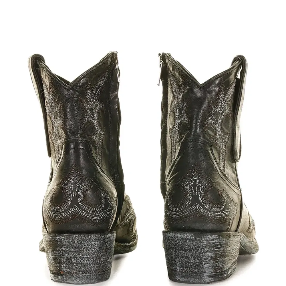 Кожаные ковбойские сапоги с вышивкой, каблук 40 мм