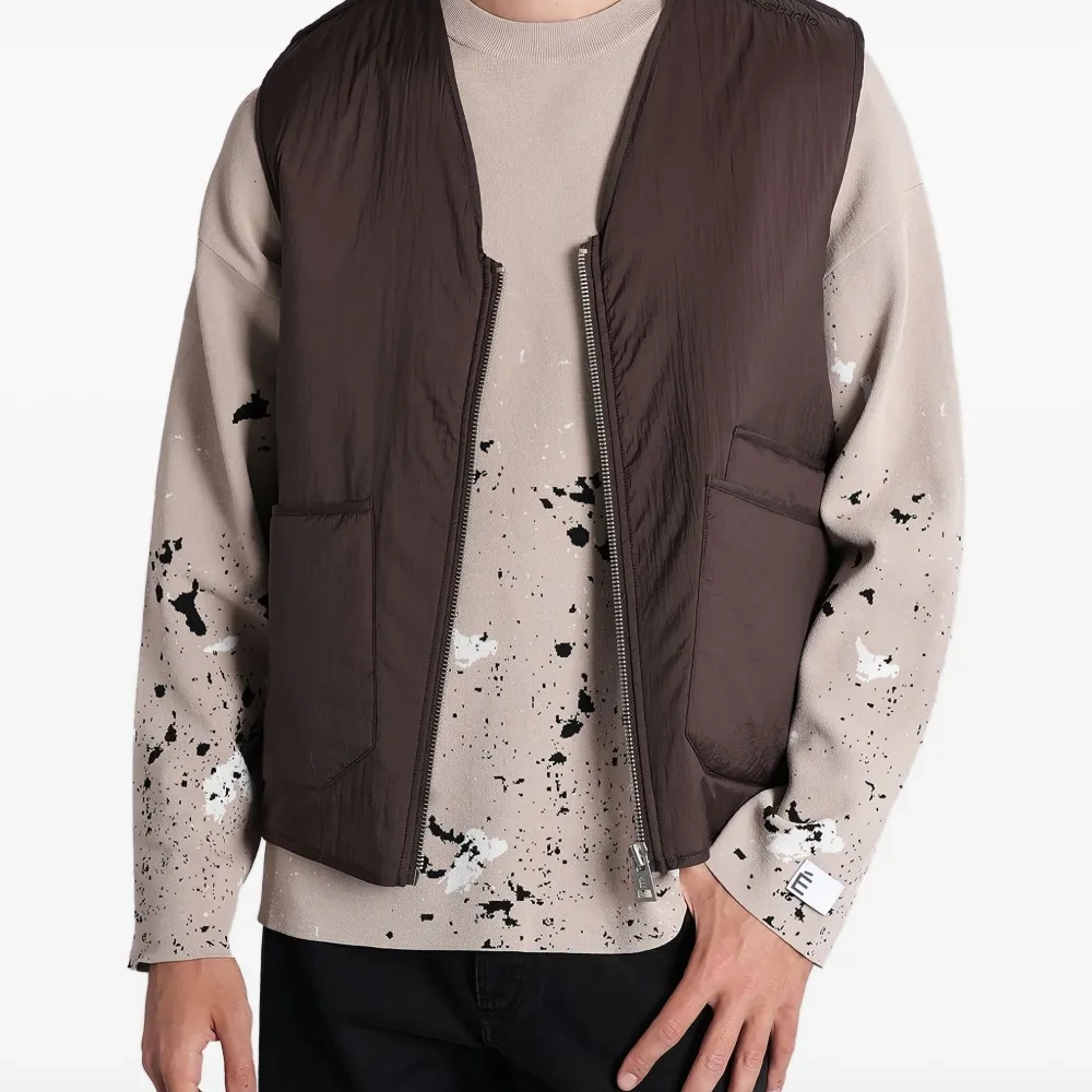 Жилет без рукавов с карманом на молнии