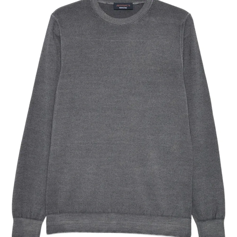 Свитшот с круглым вырезом