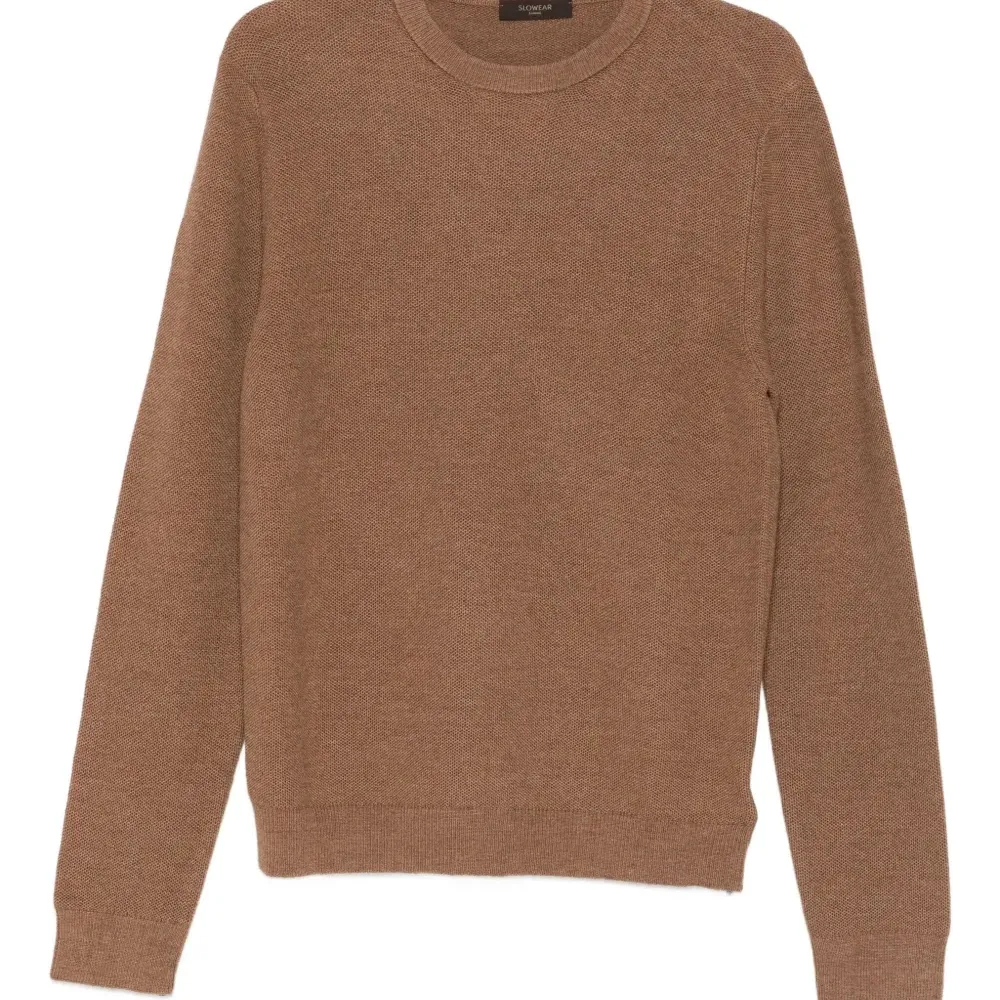 Джемпер с круглым вырезом