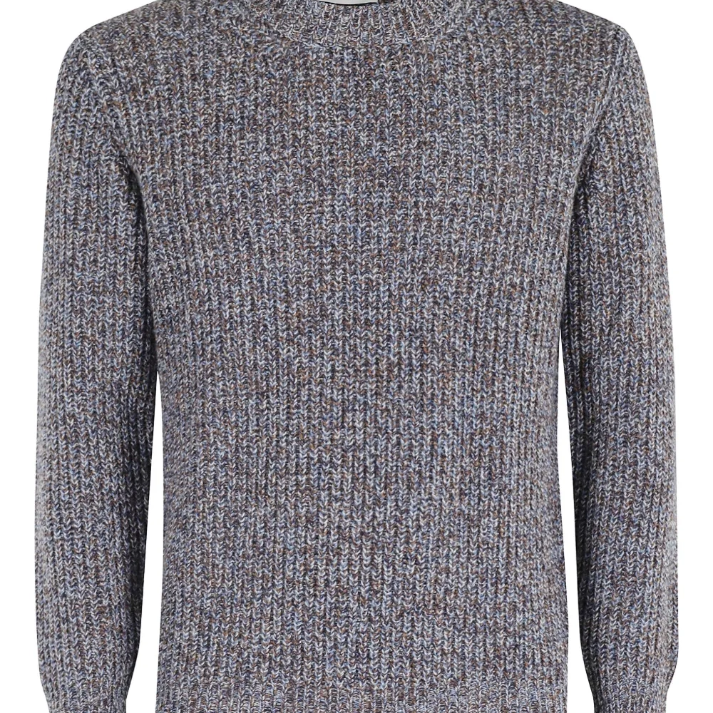 Вязаный свитер в рубчик