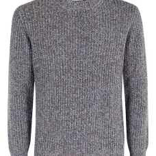 Вязаный свитер в рубчик