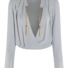 Блузка с декоративной цепочкой и кисточками