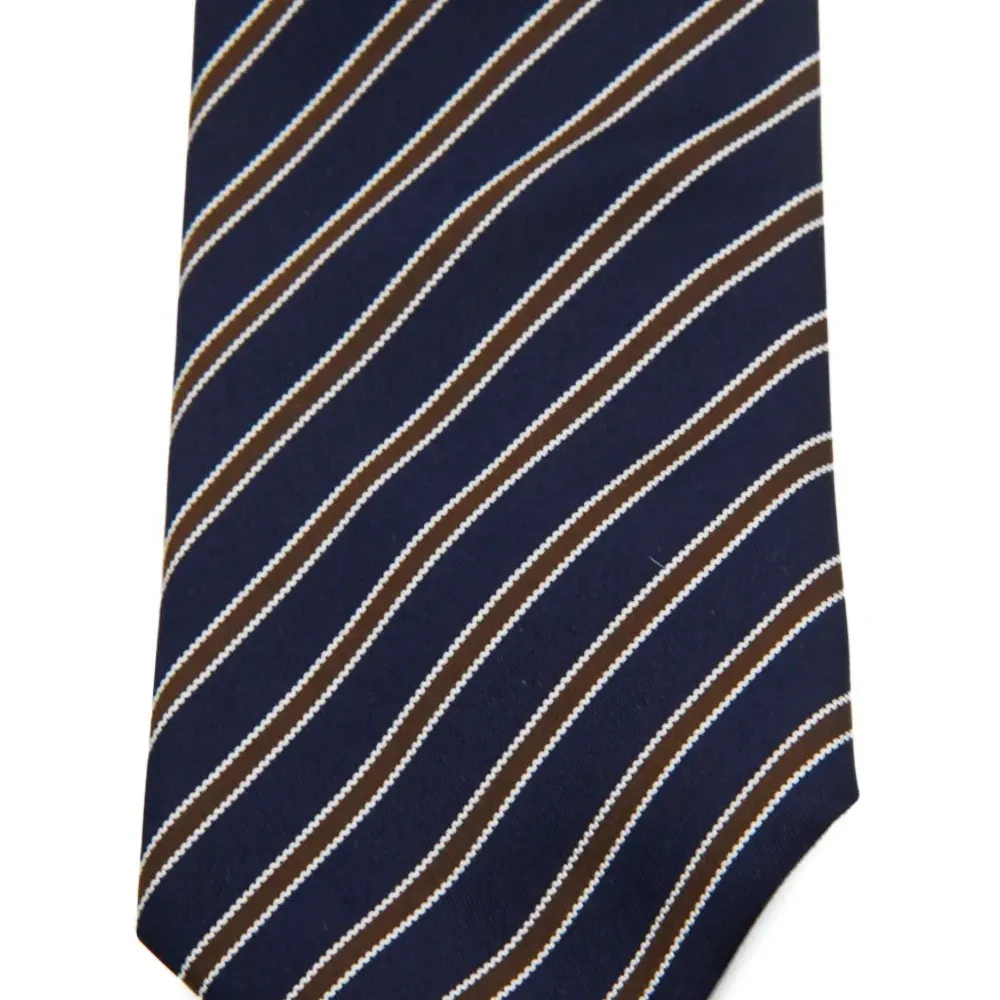 Галстук в диагональную полоску