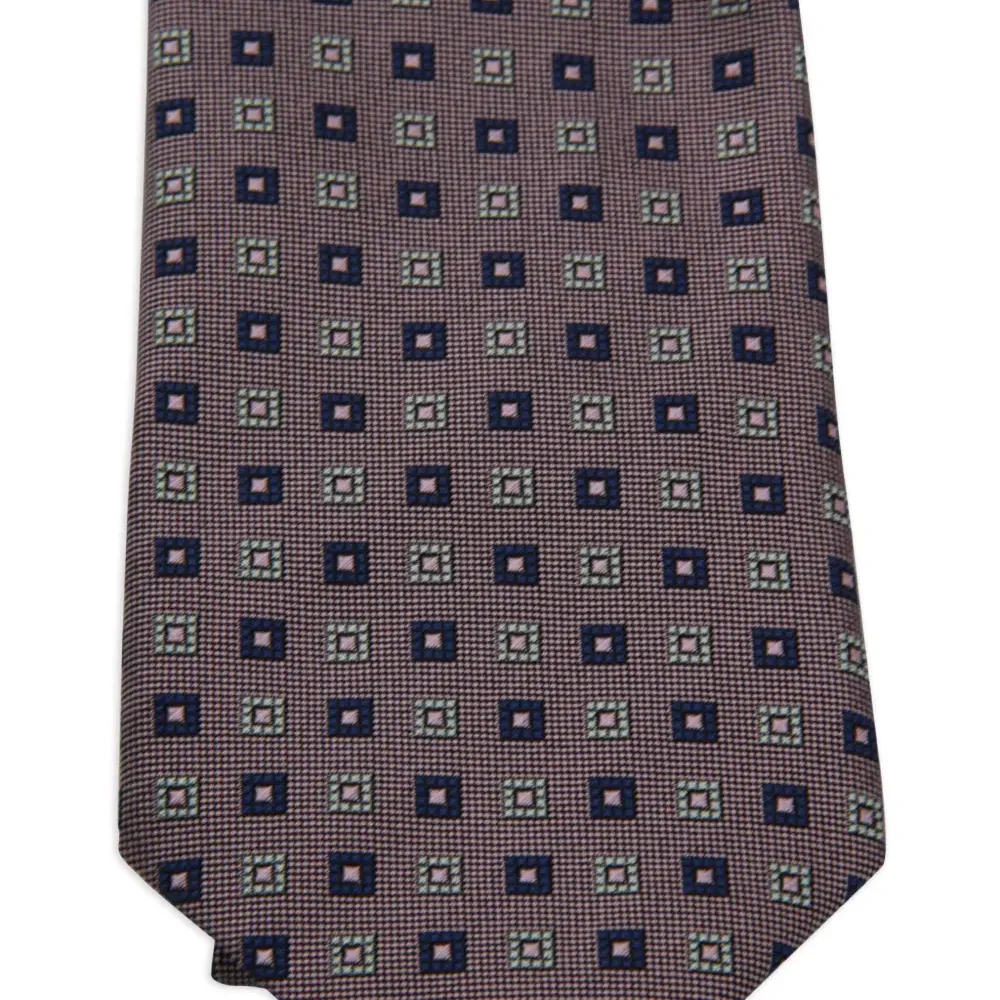 Галстук с геометрическим узором