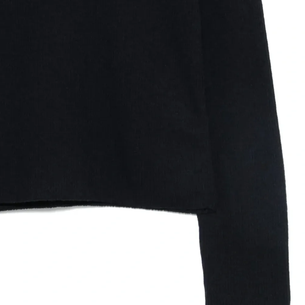 Свитер с высоким воротником Свитер с высоким воротником