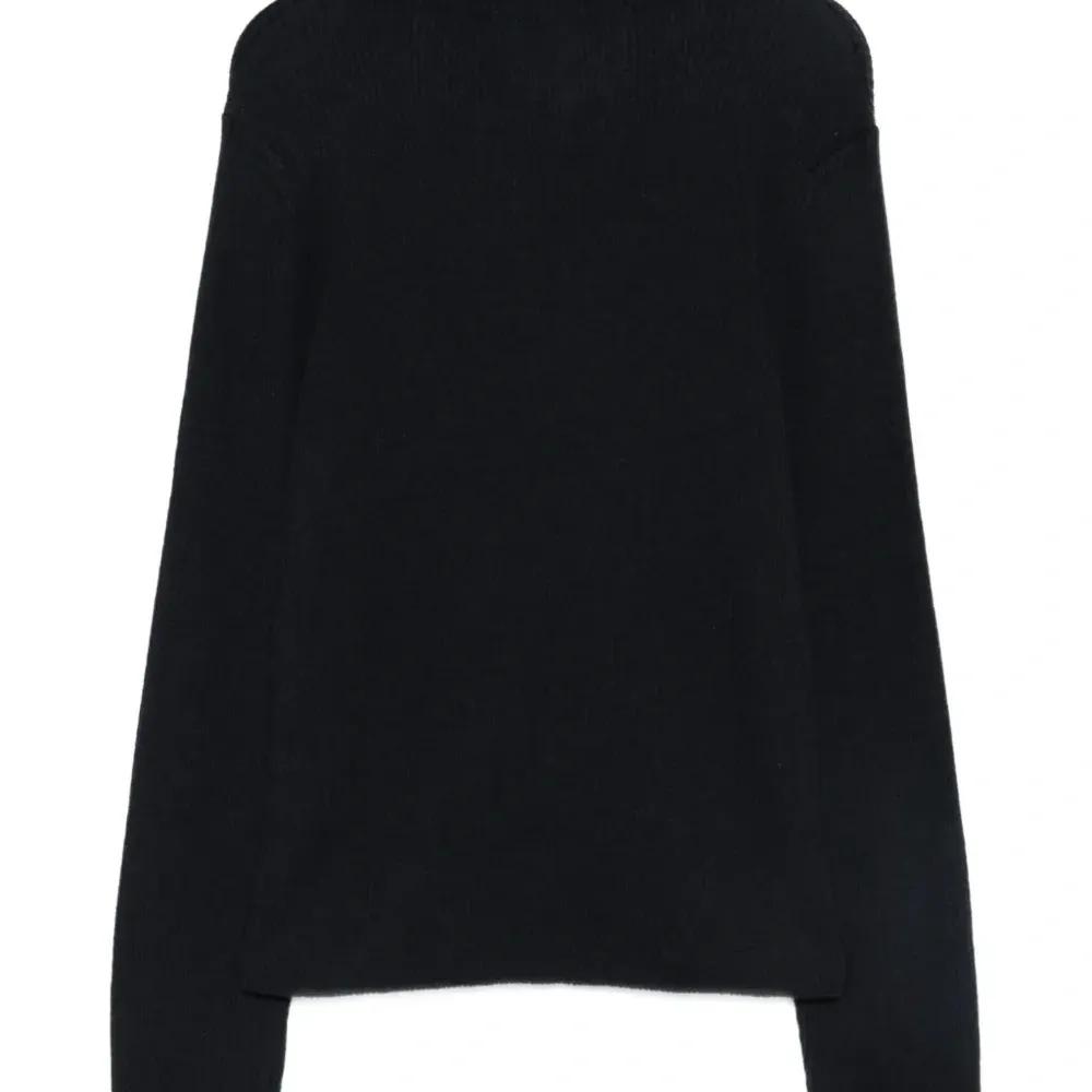 Свитер с высоким воротником Свитер с высоким воротником