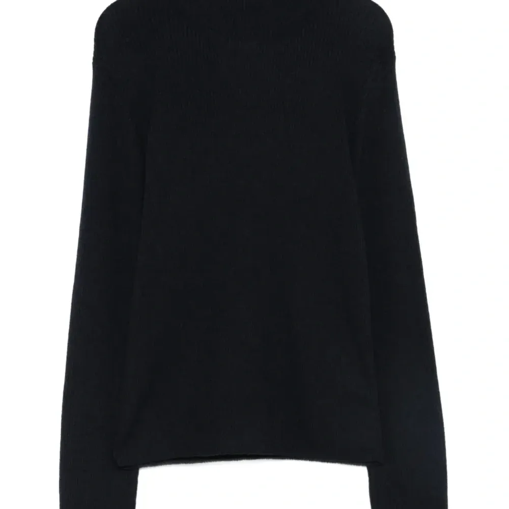 Свитер с высоким воротником Свитер с высоким воротником