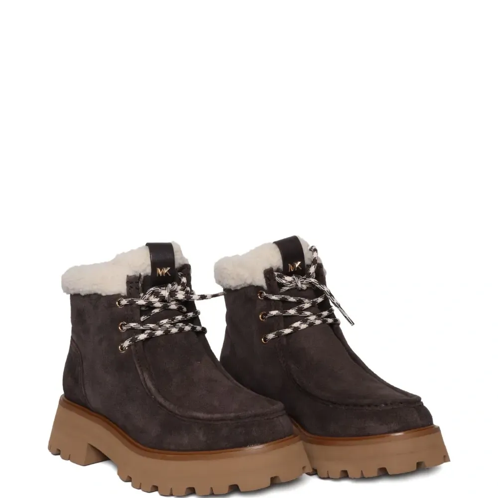 Ботинки из овчины на шнуровке Ботинки из овчины на шнуровке