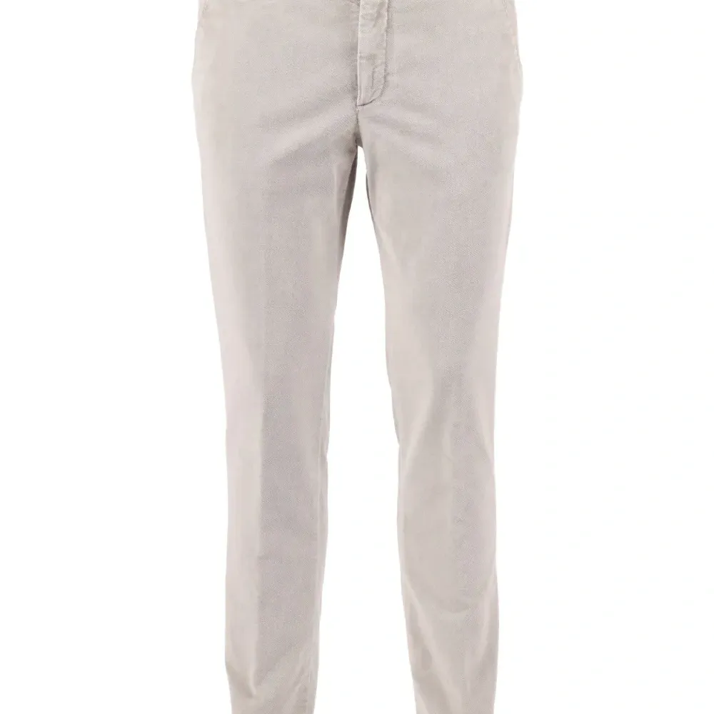 Брюки на пуговицах