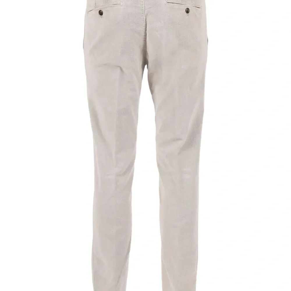 Брюки на пуговицах