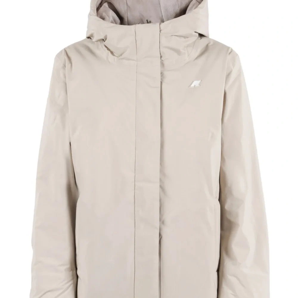 Стёганая куртка с капюшоном