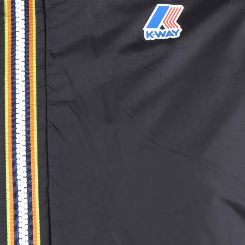 Куртка на молнии с капюшоном Куртка на молнии с капюшоном