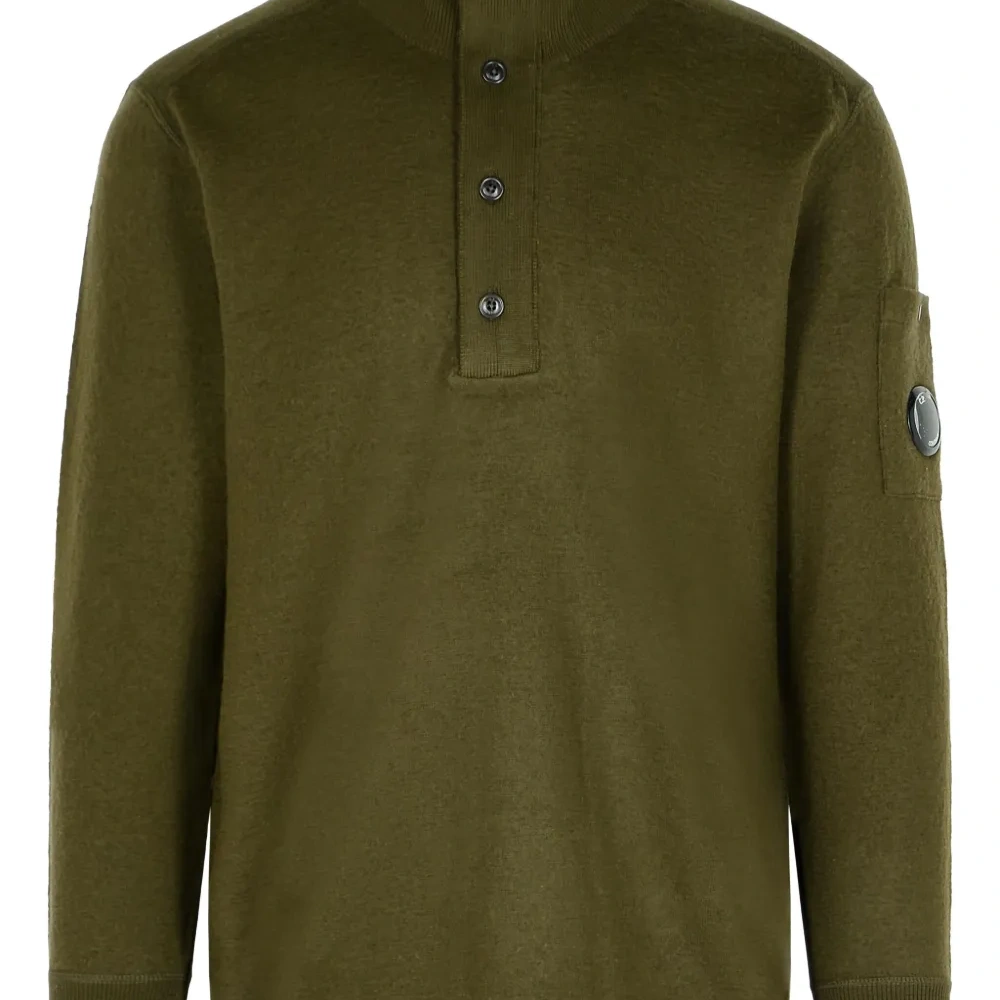 Свитер с линзой