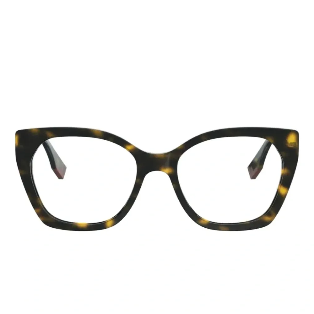 Очки в форме "кошачий глаз"