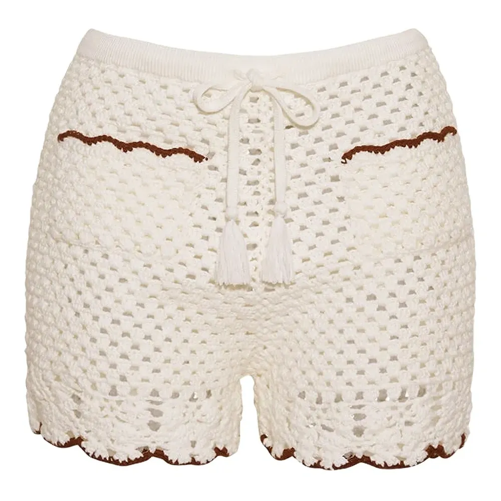 Короткие шорты с фестонами