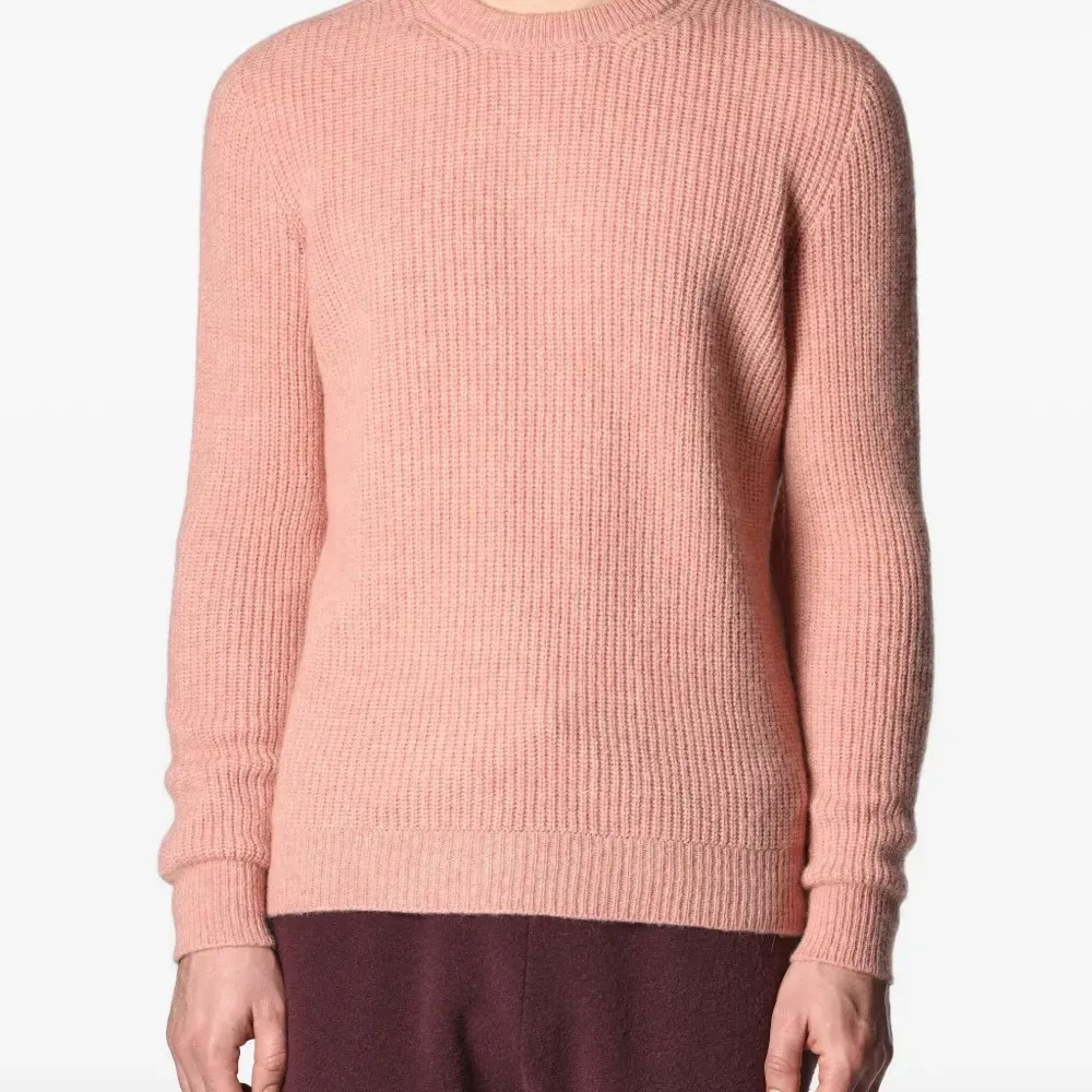 Свитер в рубчик