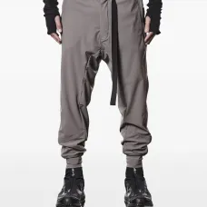 Брюки с поясом и карманами