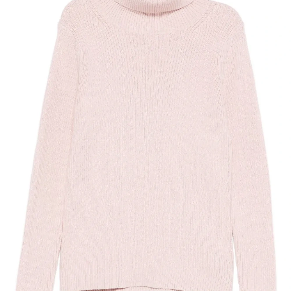 Свитер в рубчик с воротником-гольф