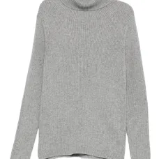 Вязаный свитер с высоким воротом