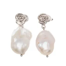 Серьги с жемчугом в форме розы Серьги с жемчугом в форме розы