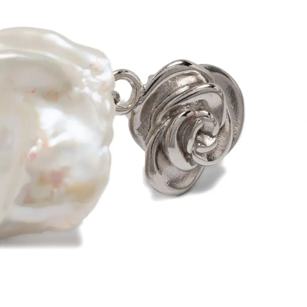 Серьги с жемчугом в форме розы