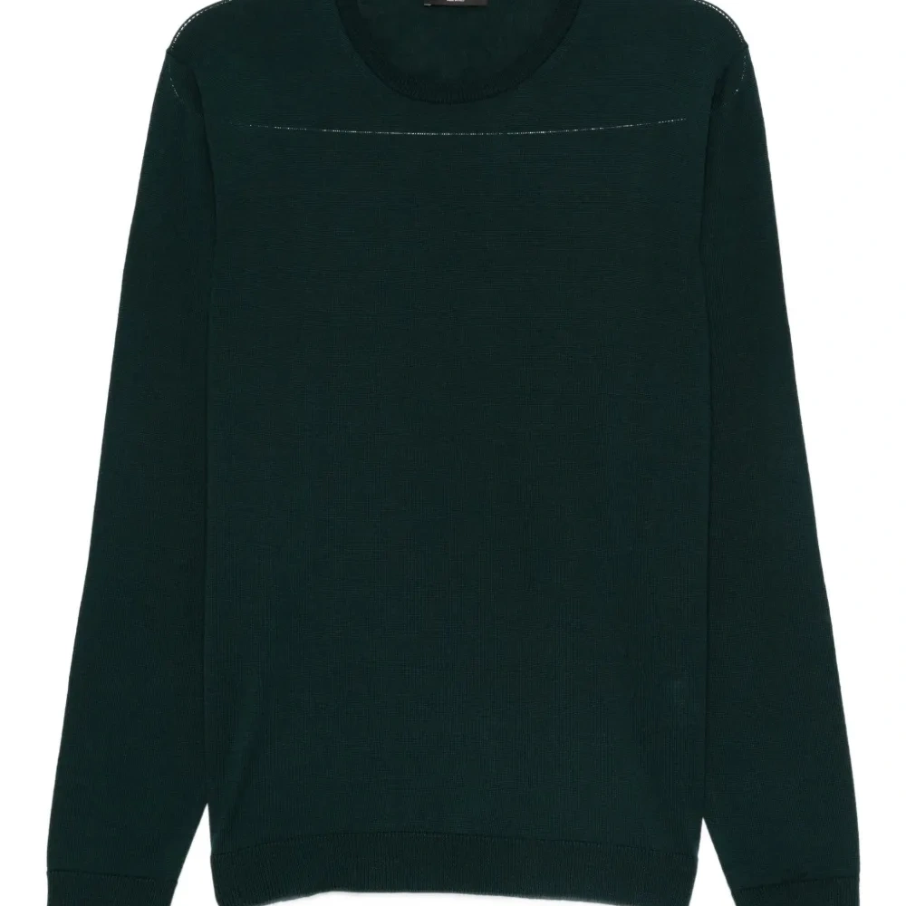 Свитер с круглым вырезом