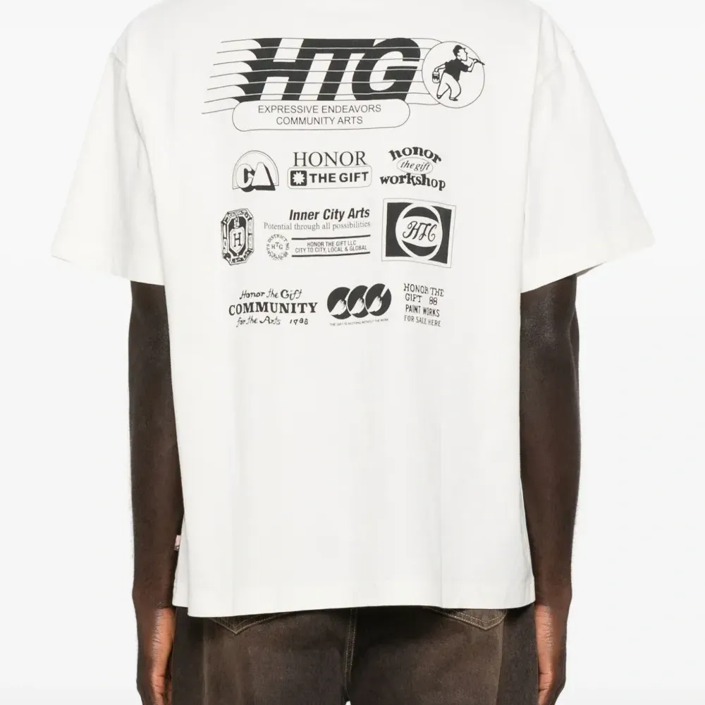 Футболка с принтом и нагрудным карманом