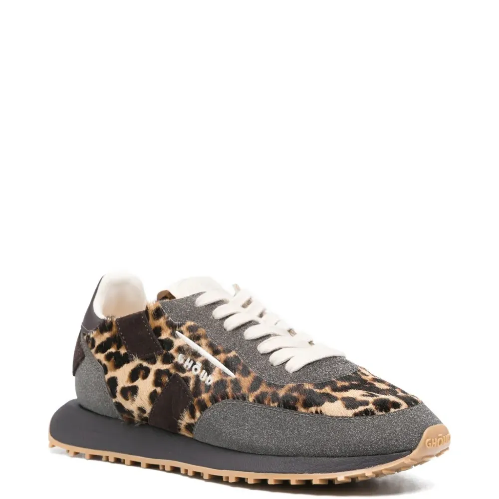 Кроссовки с панелями с анималистичным принтом Кроссовки с панелями с анималистичным принтом