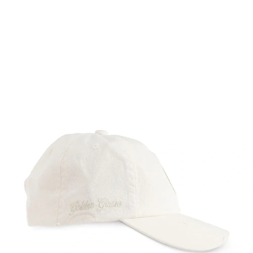 Бейсболка с нашивкой-логотипом