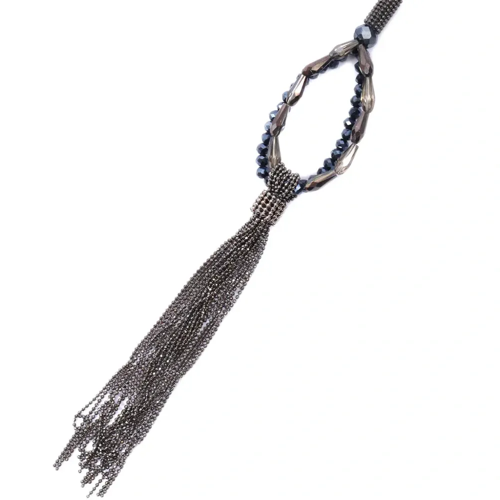 Ожерелье с бусинами и кисточкой