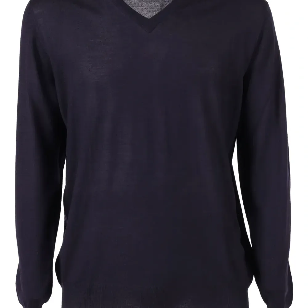 Свитер с V-образным вырезом