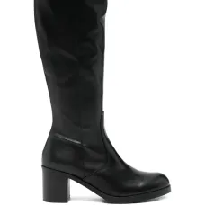 Кожаные сапоги на массивном каблуке Кожаные сапоги на массивном каблуке