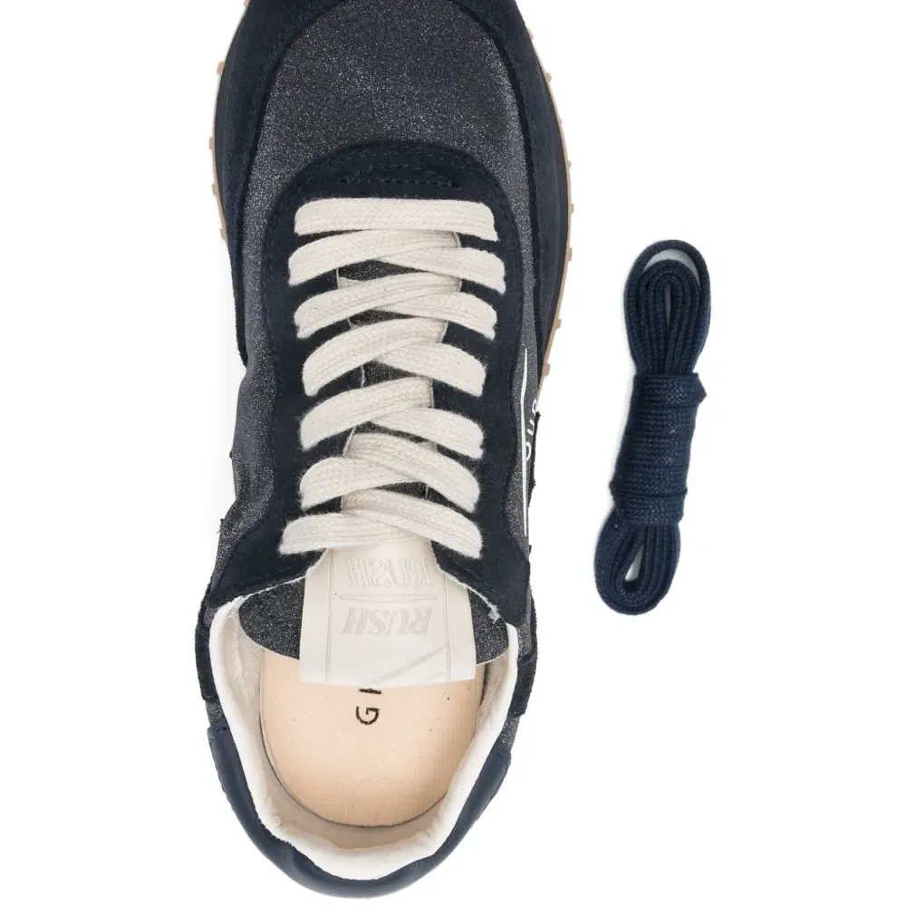 Кроссовки с вставками