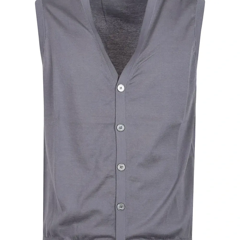 Жилет без рукавов с V-образным вырезом