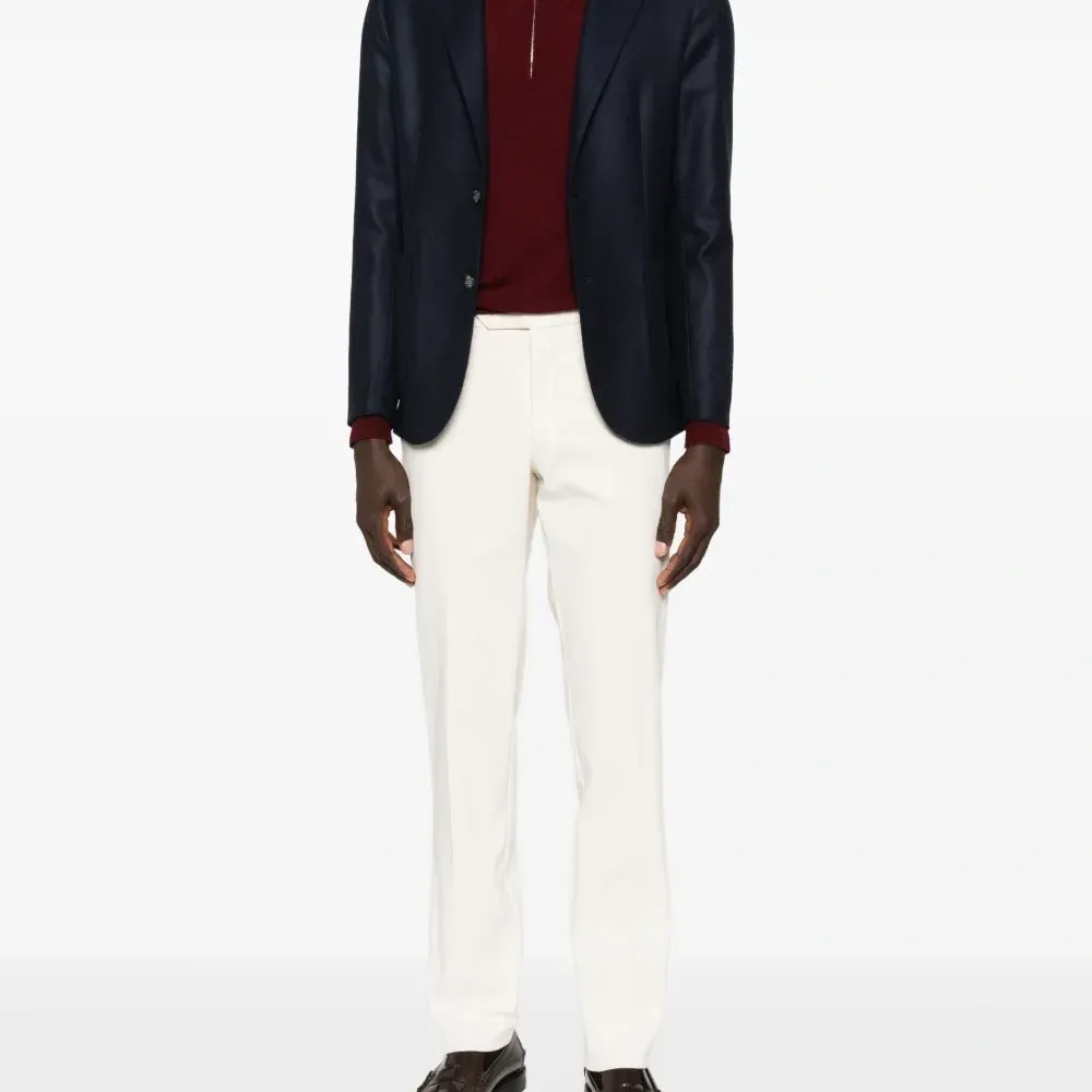 Брюки на пуговицах