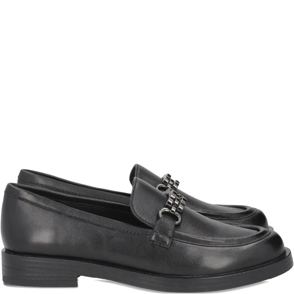 Лоферы с цепочной отделкой