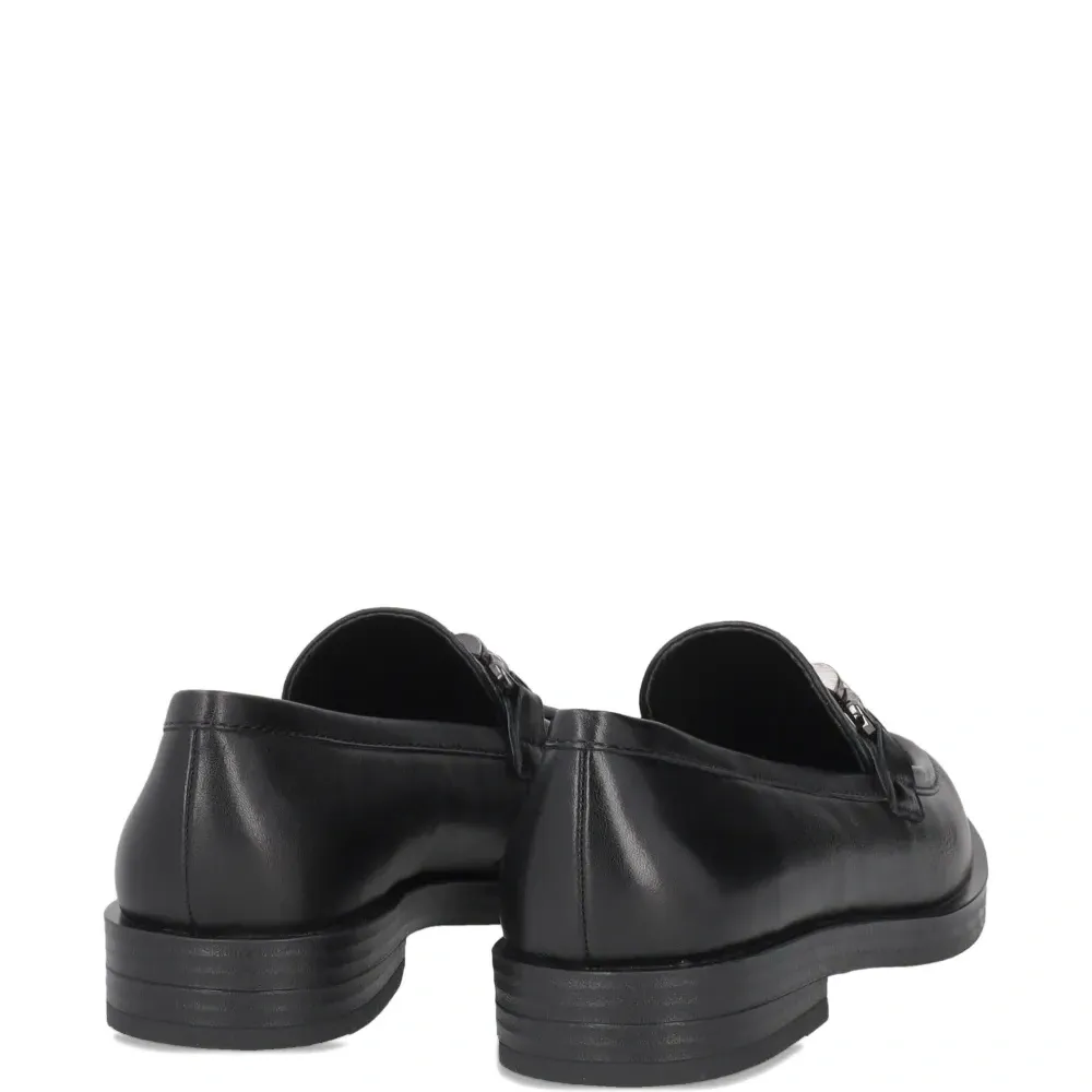 Лоферы с цепочной отделкой