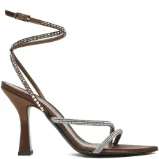 Босоножки, украшенные кристаллами Босоножки, украшенные кристаллами