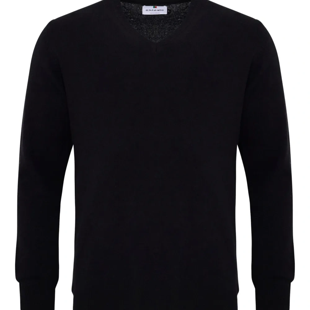 Свитер с V-образным вырезом