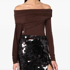 Топ с открытыми плечами и сборками Топ с открытыми плечами и сборками