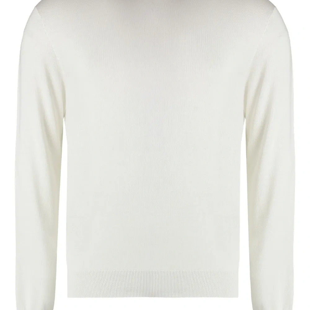 Свитер в рубчик