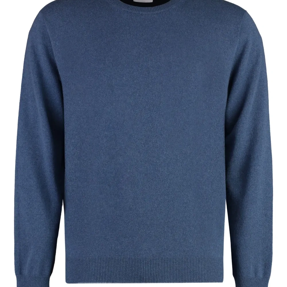 Свитер в рубчик